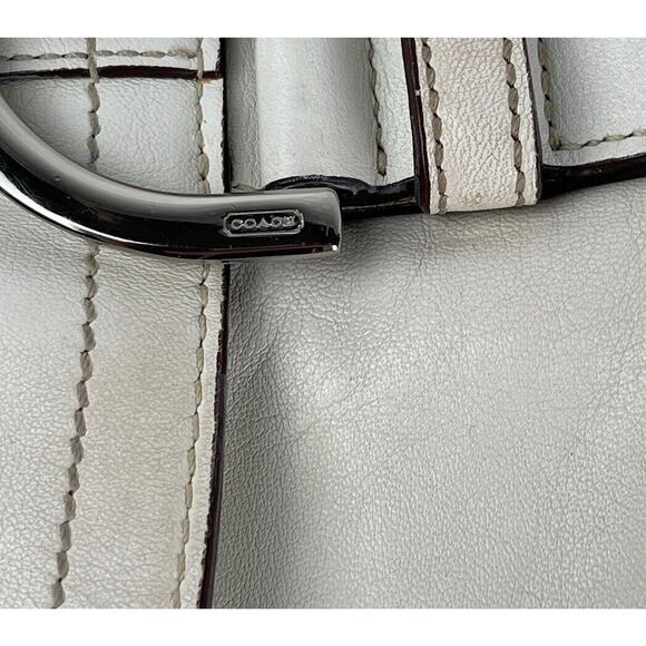 COACH Soho 9434 Double Pocket Flap Shoulder Bag White Leather Purse Y2k 2005 - Picture 12 of 15